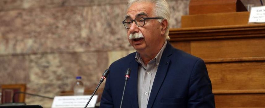 Ο Γαβρόγλου ανακοίνωσε την κατάργηση της αξιολόγησης των εκπαιδευτικών – Χαμός στη Βουλή για τη διαδικασία του επείγοντος