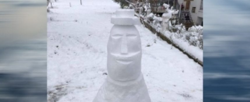 Ο χιονάνθρωπος…άγαλμα – γλυπτό!!!