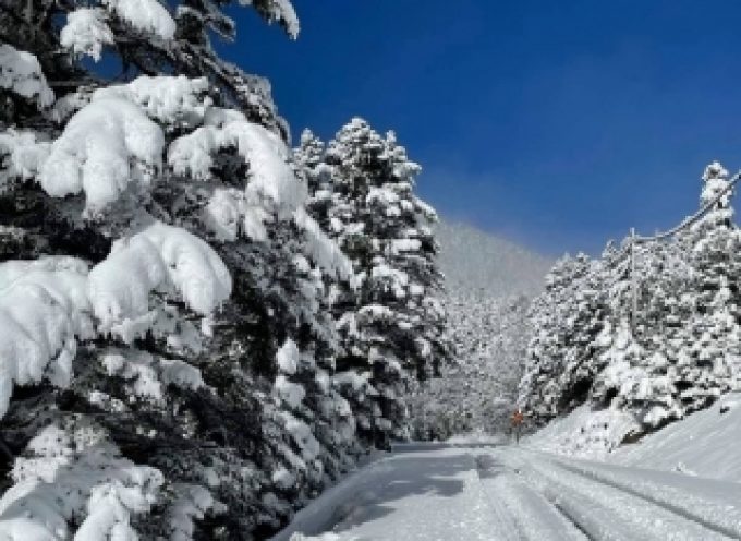 Μαγευτικές εικόνες στο Χιονοδρομικό Κέντρο Μαινάλου