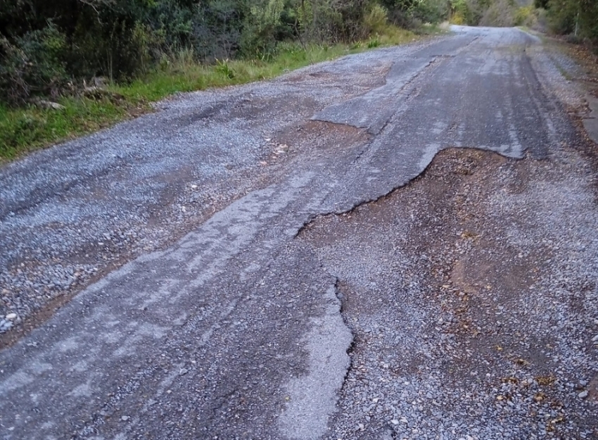 "Βομβαρδισμένος" ο δρόμος Ελληνικό - Μονή Τιμίου Προδρόμου στην Γορτυνία