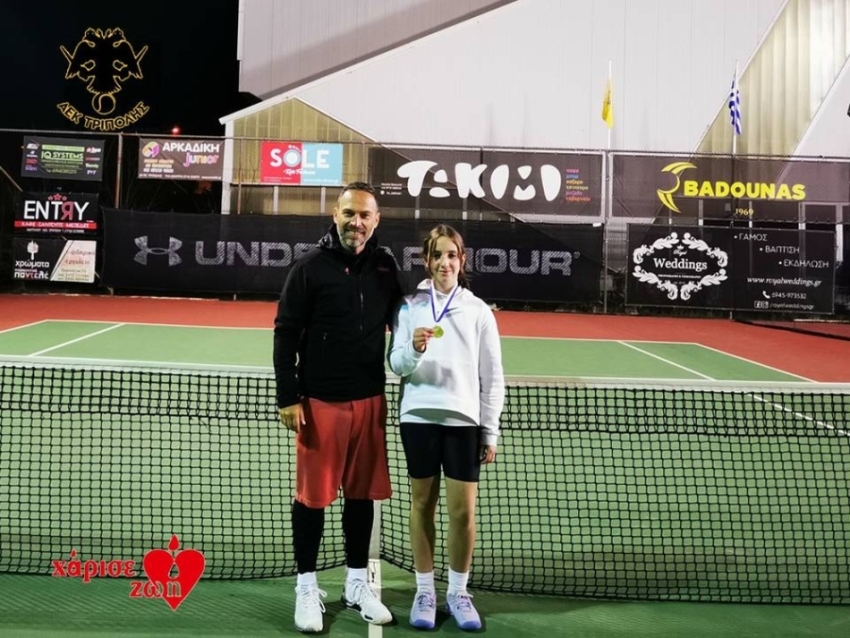 3η η Παπαγιαννοπούλου του ομίλου τένις της ΑΕΚ Τρίπολης στην Πάτρα