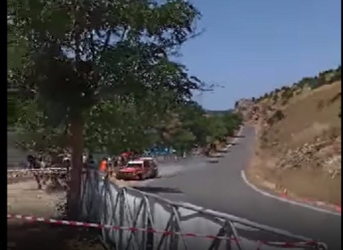 Αγωνιστικό αυτοκίνητο έπεσε πάνω σε θεατές στην Ανάβαση Δημητσάνας – Ζυγοβιστίου (vid)