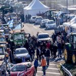 Πρωτοχρονιά στα μπλόκα: Αμετακίνητοι οι αγρότες – Κόβεται στη μέση σήμερα η χώρα